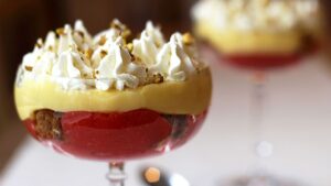 trifle cu capsuni si ghimbir