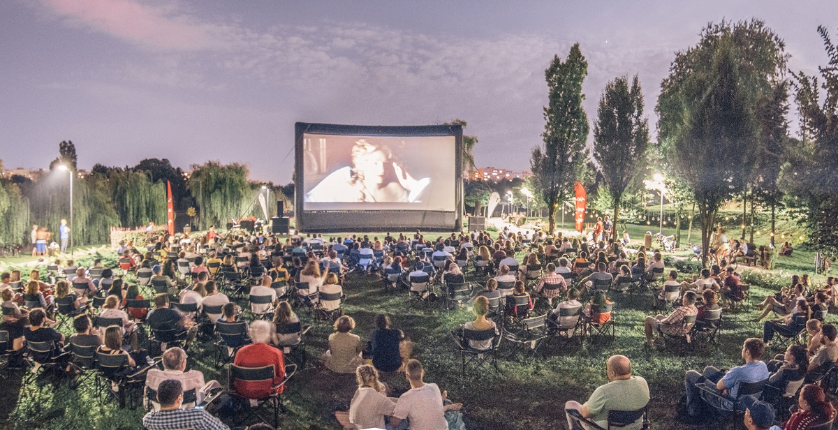 Proiectul „Cinema în aer liber” revine în Parcul Titan