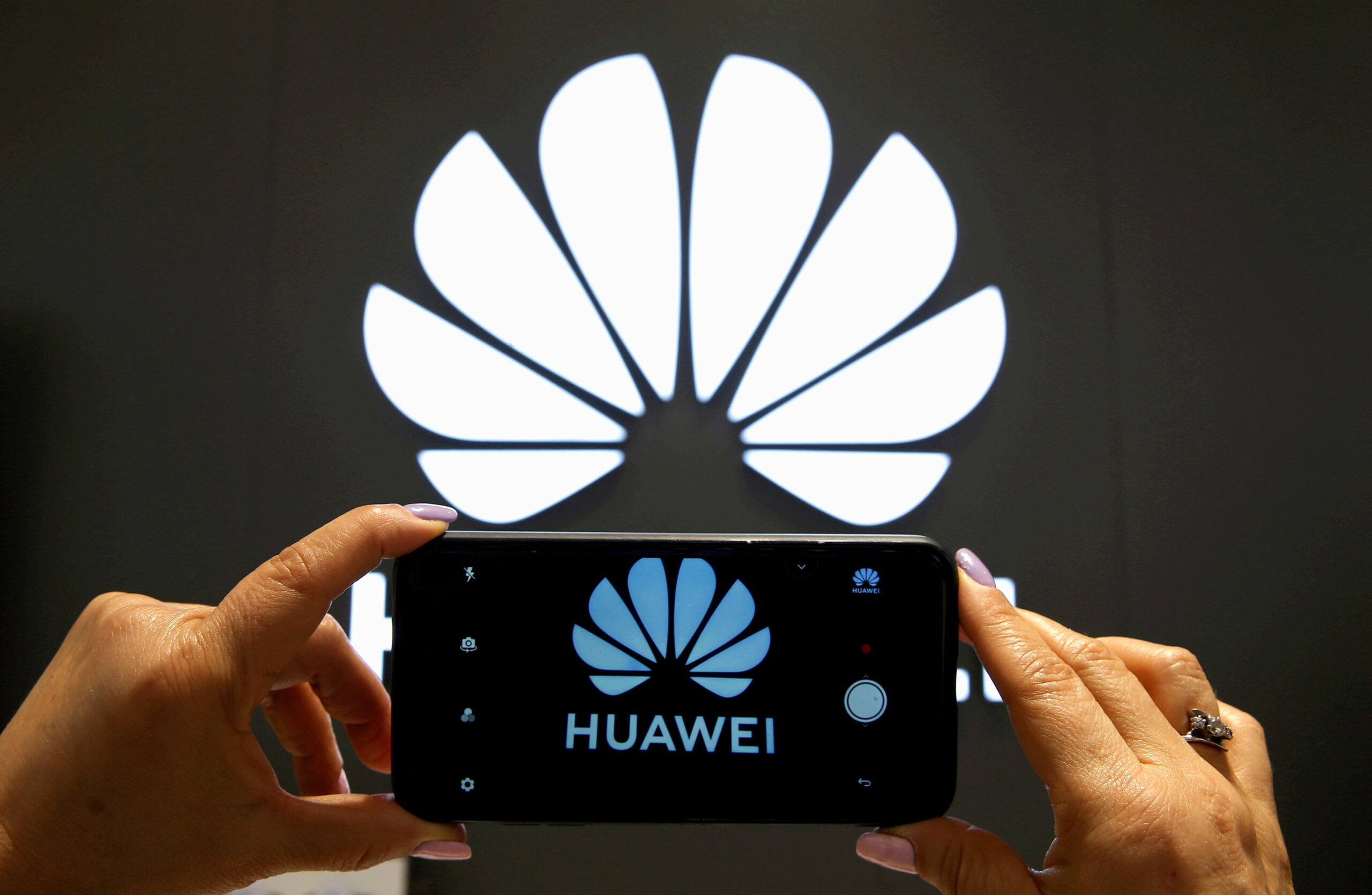 Huawei (sursă foto: reuters.com)