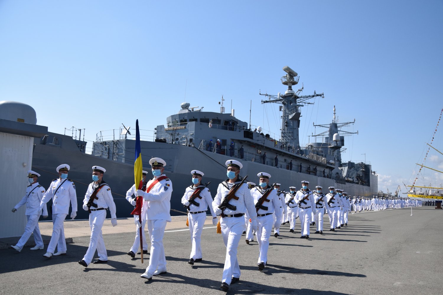 Festivitate cu exerciții militare de Ziua Marinei Române