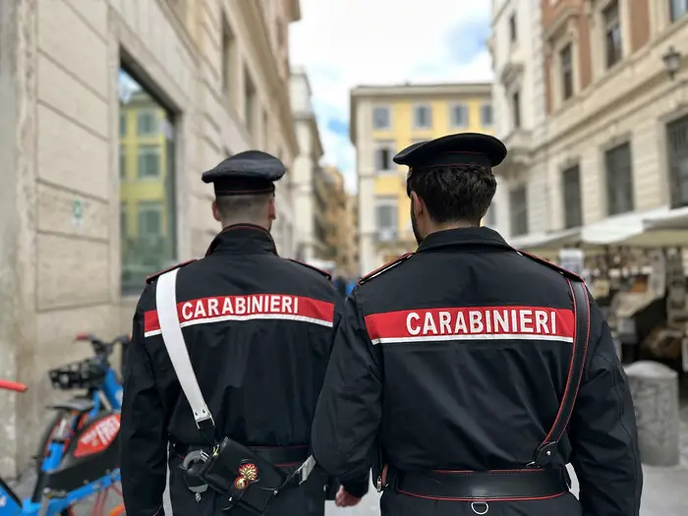 carabinieri sursa foto la voce di new york.v1