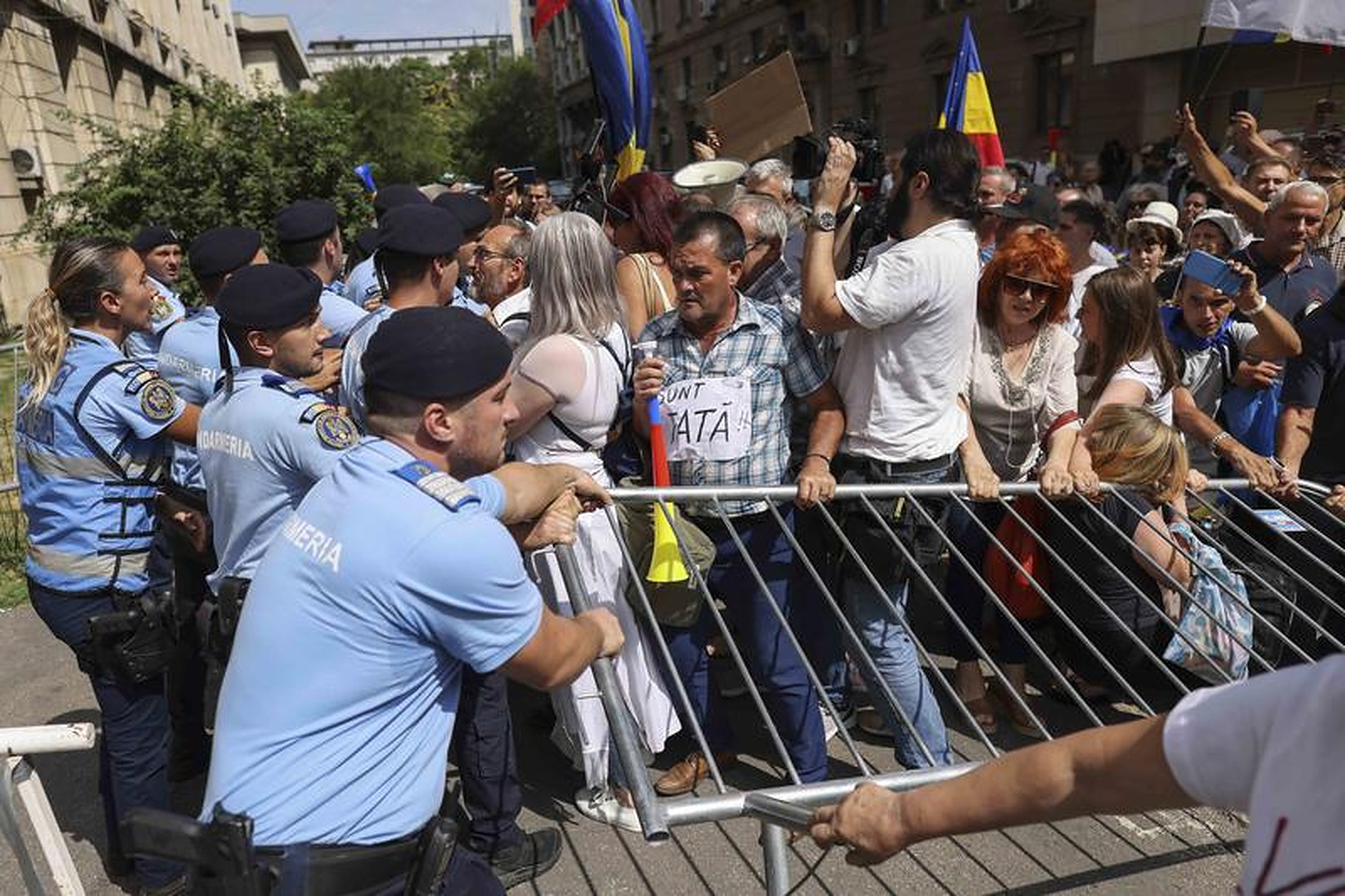 protest AUR sursa foto antena1