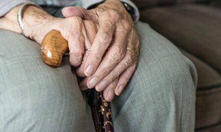 pensionar batran (sursă foto: b1tv.ro)