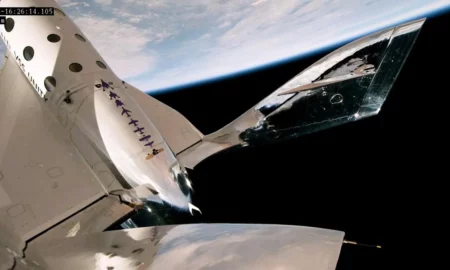 Premieră mondială: Virgin Galactic deschide poarta turismului spațial