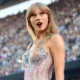 Taylor Swift aduce „Eras Tour” în cinematografe. Recapitularea concertelor din întreaga lume