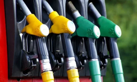 Preț carburant 6 noiembrie. Ce tarife se vor regăsi la pompă