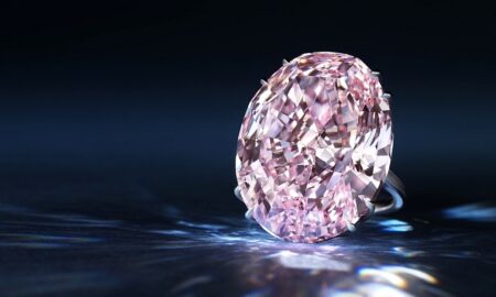 Diamantele roz, prețuri exorbitante pe piață. Descoperă secretul aspectului unic