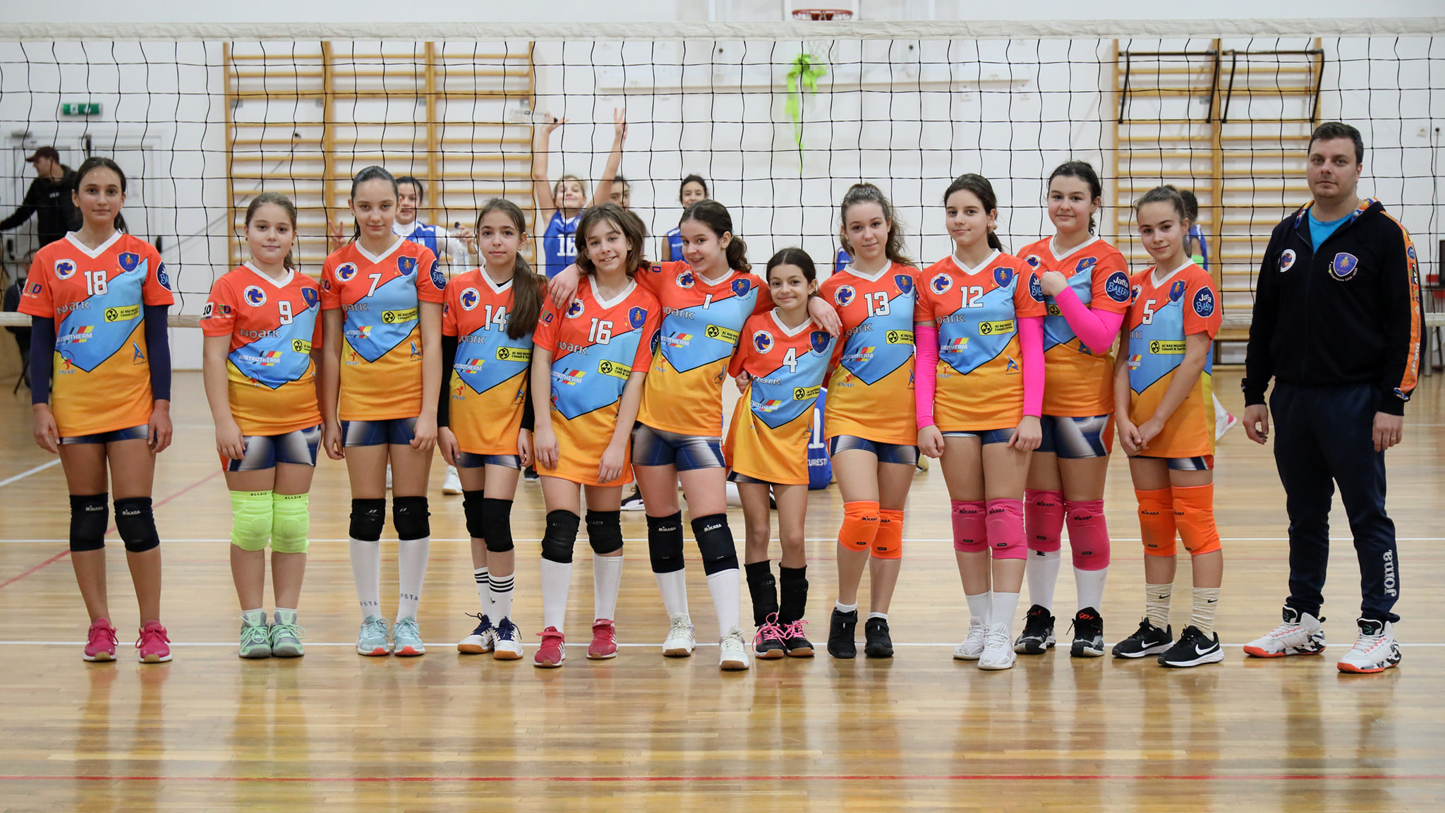 Campionatul Mondial de minivolei feminim are loc weekendul acesta. Eventimentul este găzduit de sala de sport a școlii nr.116