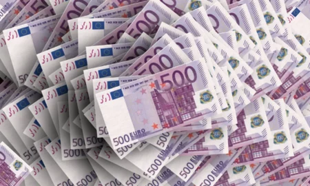 datoria externă Creditul Fermierului salariul lunar BANI, euro, sursa foto pixabay 660 e milioane de euro 10.000 de euro