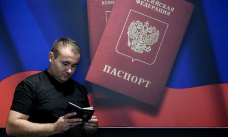 Rusia interzice călătoriile. Cetățenii trebuie să predea pașapoartele autorităților