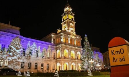 Magia sărbătorilor de iarnă. Care este cel mai frumos luminat oraș din România