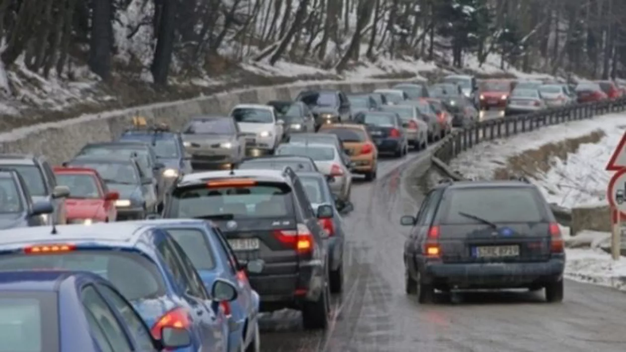 Aglomerație pe Valea Prahovei. Care sunt rutele alternative recomandate de polițiști
