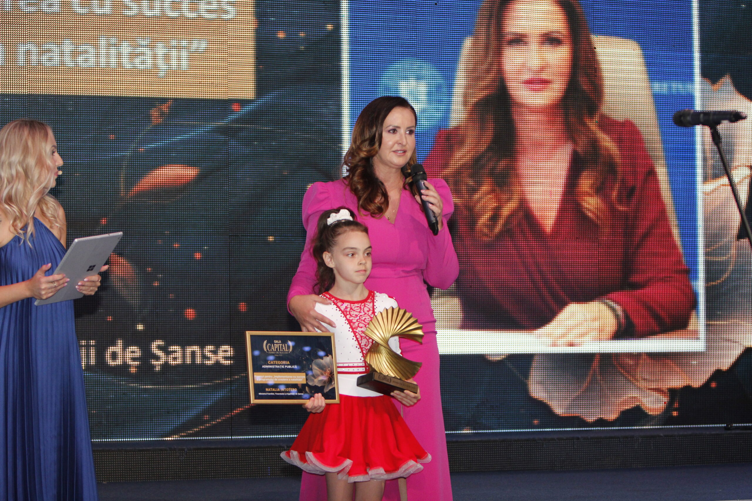 Gala Capital Femei de Succes. Natalia Intotero, ministrul Familiei: „În întreaga mea activitate am fost obișnuită să muncesc în echipă”