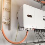 Invertorul solar: de ce este esențial într-un sistem fotovoltaic? (Sursă foto: Shutterstock )