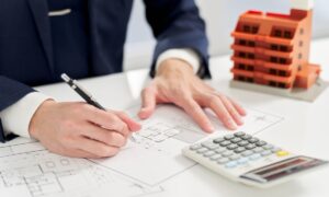 Evaluarea unui imobil (Sursă foto: Shutterstock )