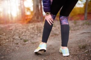 Cârceii la picioare: cum să te protejezi de crampe musculare cu suplimente și alte remedii eficiente