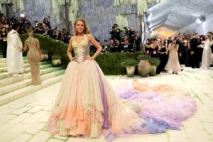Blake Lively strălucește la Met Gala 2026, în lipsa partenerului Ryan Reynolds