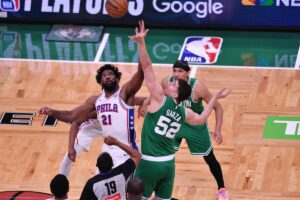 Philadelphia 76ers învinge Boston Celtics după 44 de ani în playoff și avansează în semifinale