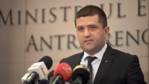Blocaj la CFR: Trenurile moderne cumpărate cu miliarde zac nefolosite în Gara Obor