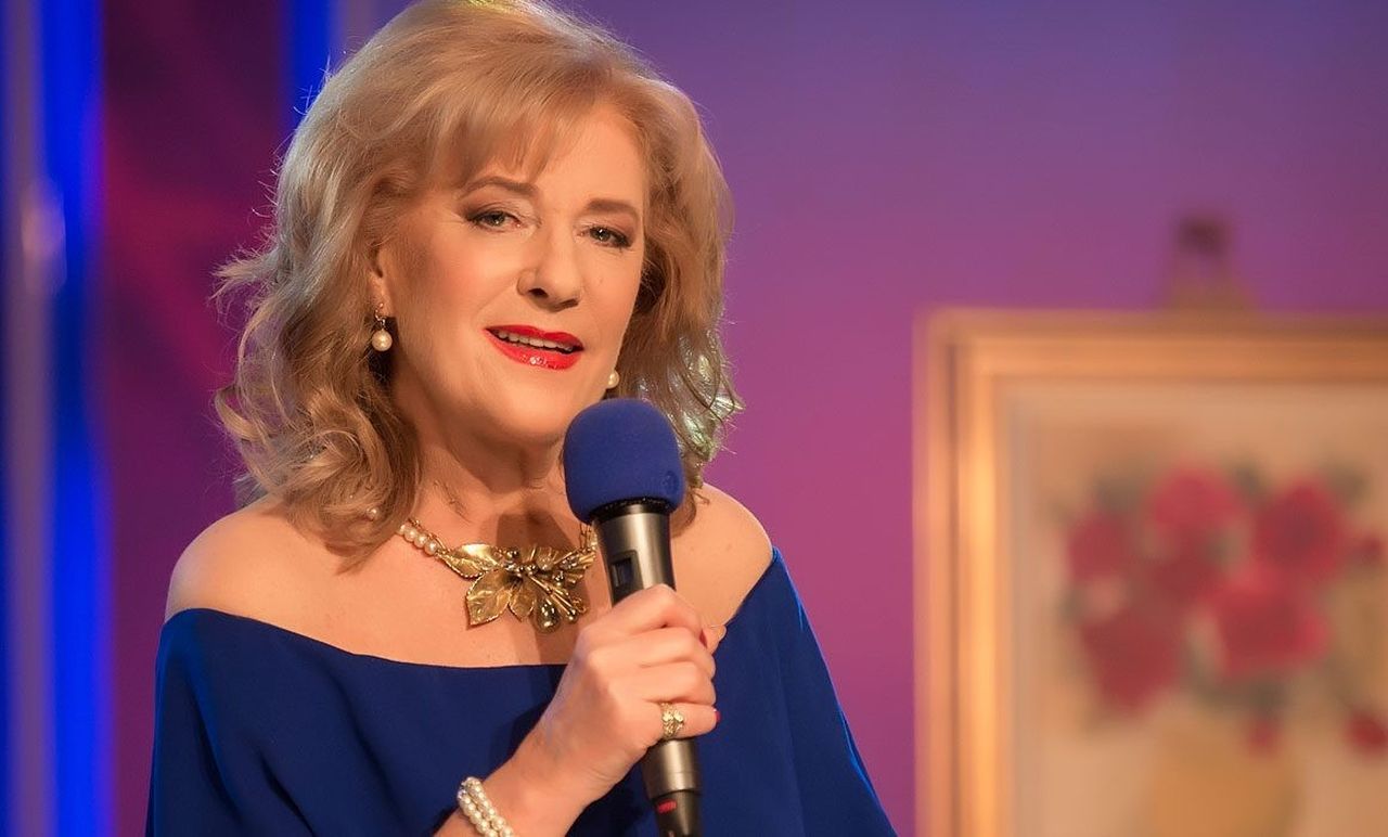 Stela Enache, vocea anilor de liceu, a susținut un concert surpriză de 1 Mai într-un loc inedit