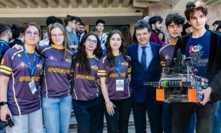România strălucește la Campionatul Mondial de Robotică din SUA: Nicușor Dan felicită elevii campioni