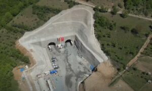 Progres major pe Valea Oltului: Tunelul Robești, străpuns în doar 7 luni pe Autostrada Sibiu-Pitești